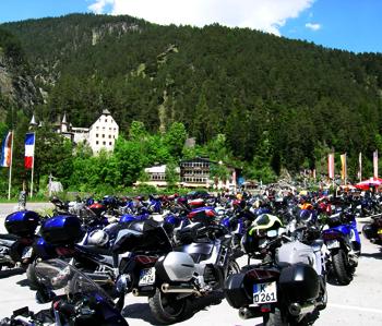 Motorrad im Naturresort Fernsteinsee