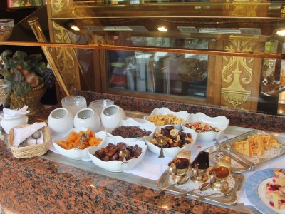 Naturresort Schloss Fernsteinsee reichhaltiges Frühstücksbuffet
